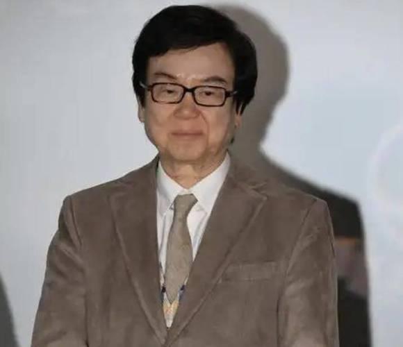 2026年6月9日，80岁香港老牌电影人黄百鸣因内幕交易罪，在西九龙裁判法院获刑