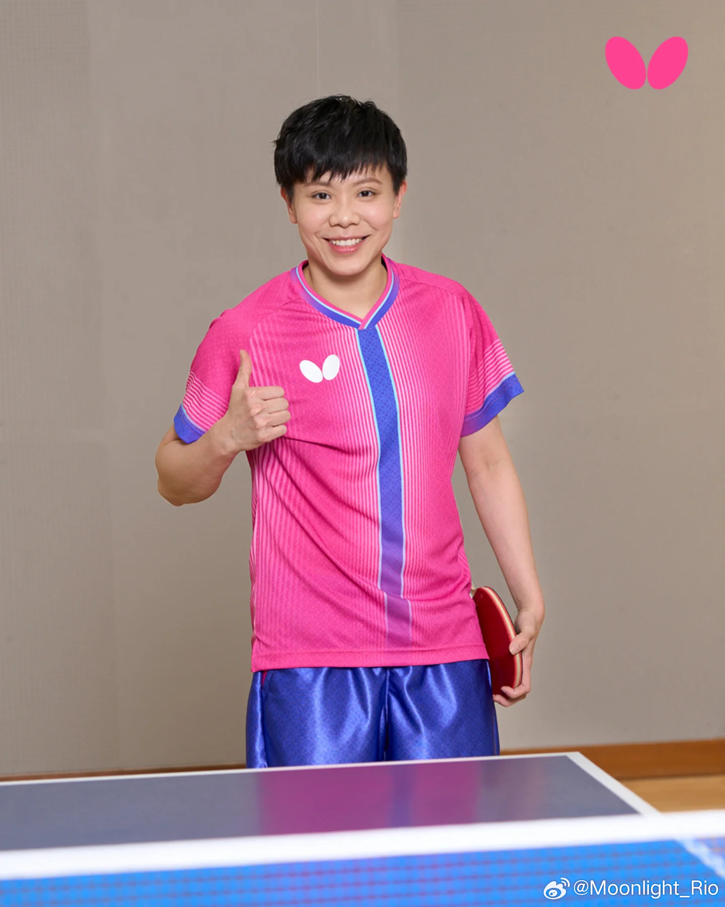 蝴蝶：在《蝴蝶 产品目录 2026》拍摄的众多场景中，我们将介绍由选手本人挑选的