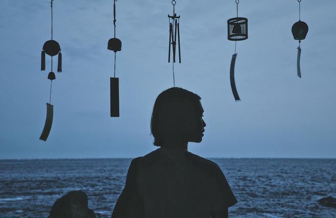 杨绛先生曾写到：没人帮的时候，学会了独立。没人疼的时候，学会了坚强。累的时候，一