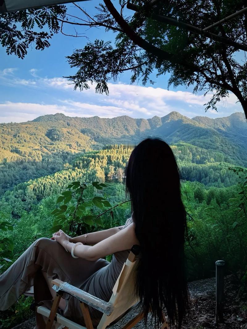 网上很火的一段话：
婆家人说你自私，就是没占到你的便宜。
说你强势，就是你有主见