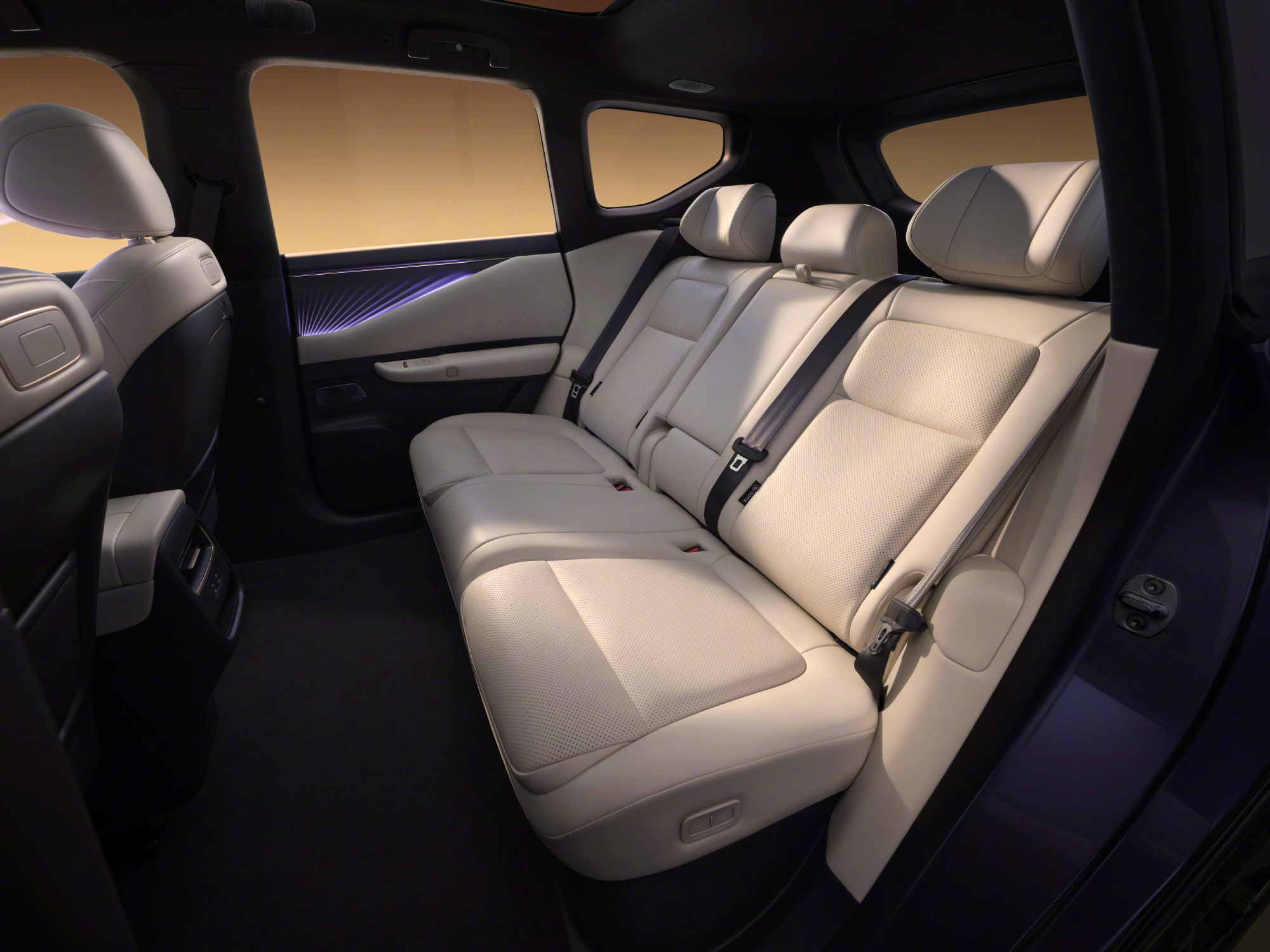 NX8告别老三样拥抱AI新五件 东风日产NX8跳出了家用SUV跟风堆配置的怪圈，