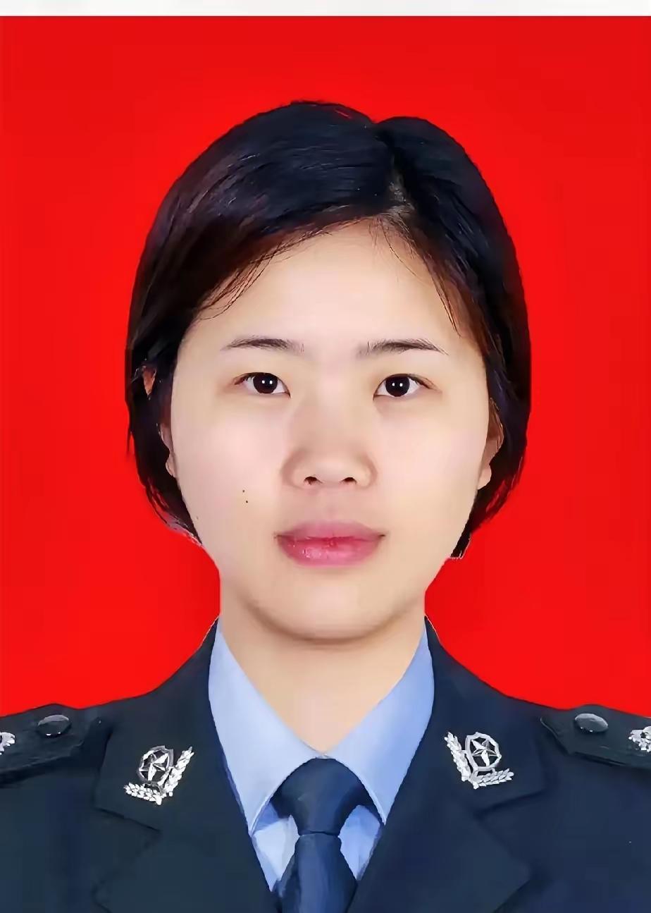 最近耍到让人心烦的新闻，
还好有个姑娘带来了“解气”的阳光！
罗慧琳，四川沐川县