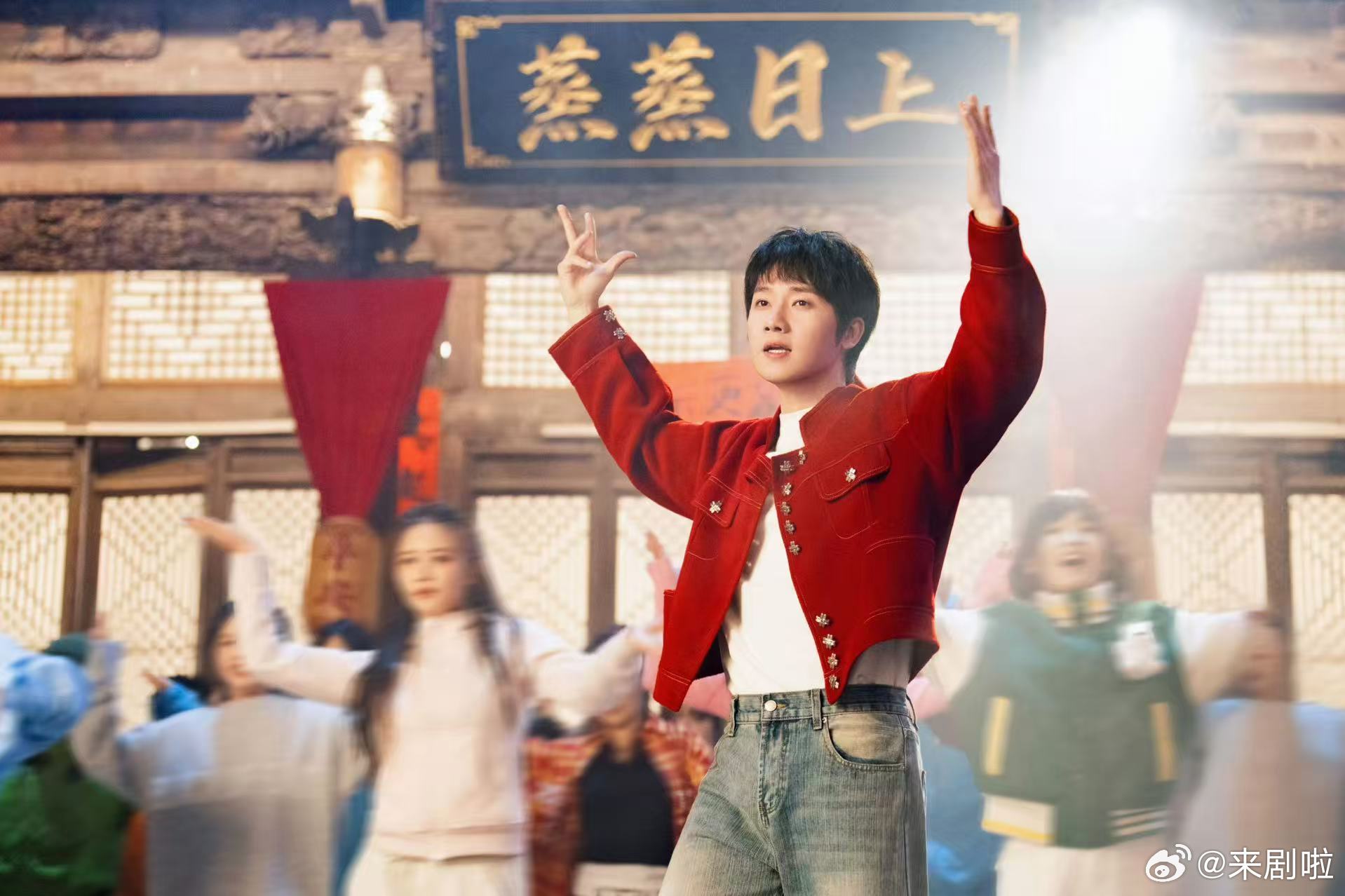 蒋敦豪蒋敦豪杀马特风秋天不回来 本来在认真听蒋敦豪唱《秋天不回来》，结果后半段杀