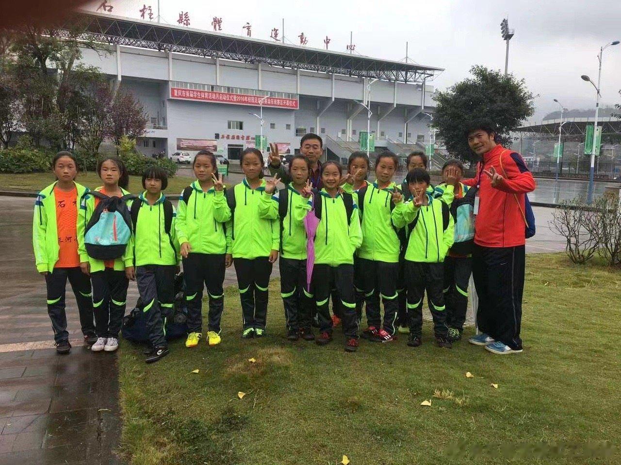 #大山小学女足努力10年首夺全国冠军# 真的有被这群追风女孩们优秀到，希望无论是