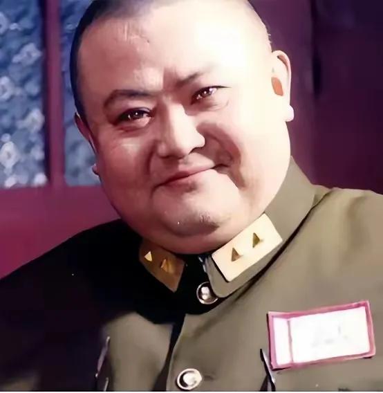 建国初期，川军名将范绍增将七个妻子叫到身边，说一夫一妻新规之后，七个妻子里面只能