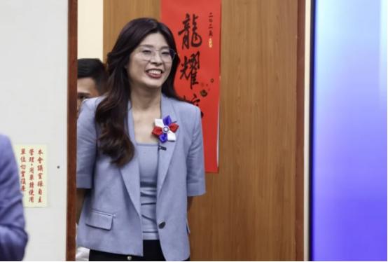 【两份贺电、回电的异同】10月19日，我党给中国国民党的致电，关键词与主旨有：