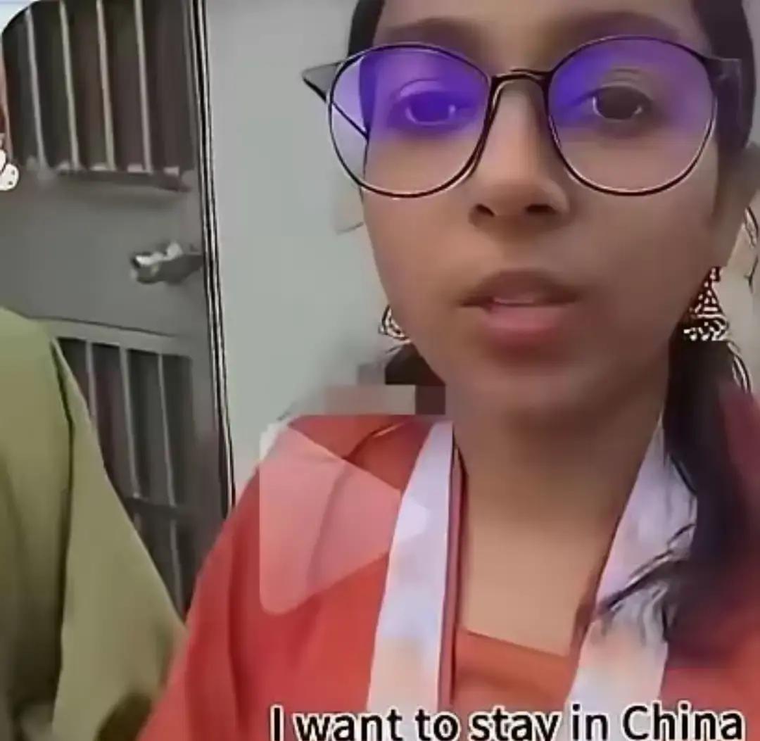 印度丈夫要求妻子腾婚前房产供家人避暑，遭拒后分居放狠话。
 
 相恋相守三年的跨