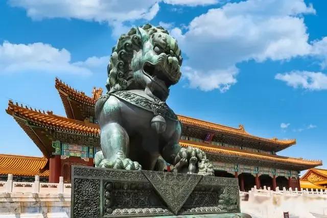 最近，世界各地领导人五百强企业怎么纷纷在访华呀？先是新加坡、马来西亚、西班牙共同