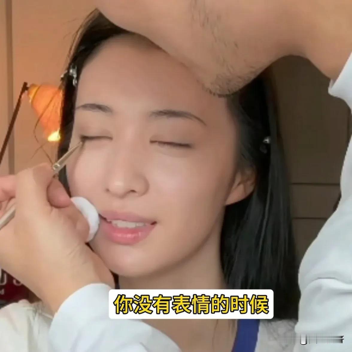 王楚然回应黑脸！
自从演了“白粥姐”，王楚然的路人缘就一路暴跌，每次上热搜，不是