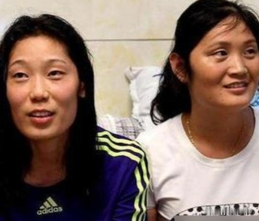 朱婷的大姐，那个在田埂上长大的姑娘，十几岁就扛起了整个家的重量。别的女孩还在为一