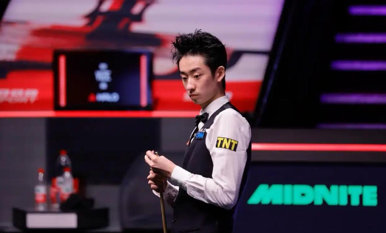历史性时刻！中国00后小将吴宜泽18-17绝杀墨菲，首夺斯诺克世锦赛冠军

北京