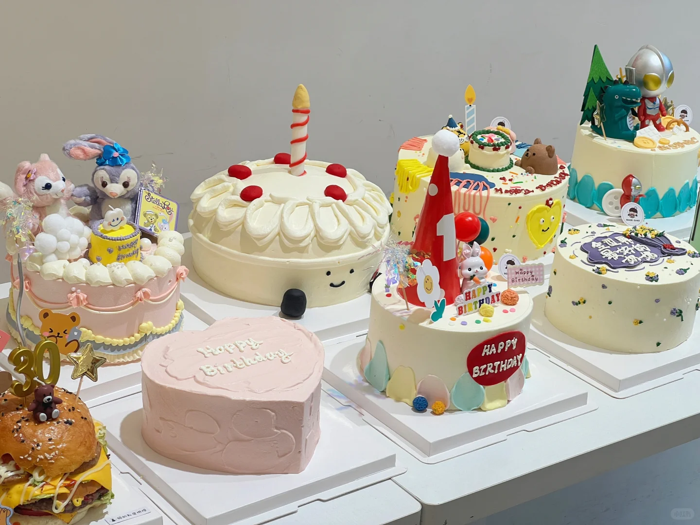选个蛋糕过生日🎂