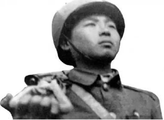 龙世昌（1928年-1952年10月20日），苗族，贵州松桃人，战斗英雄。195