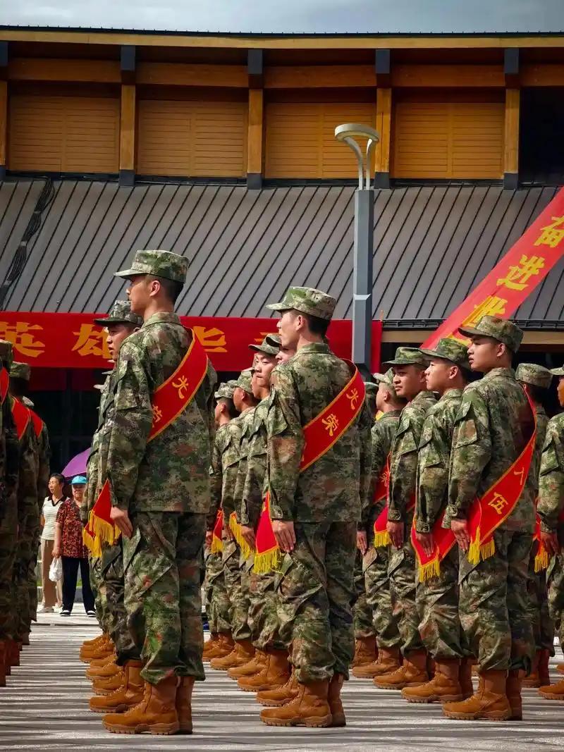 从前，我在北京某部参加新训，那时几乎每天上午都会进行内务检查。要是内务比较差，中