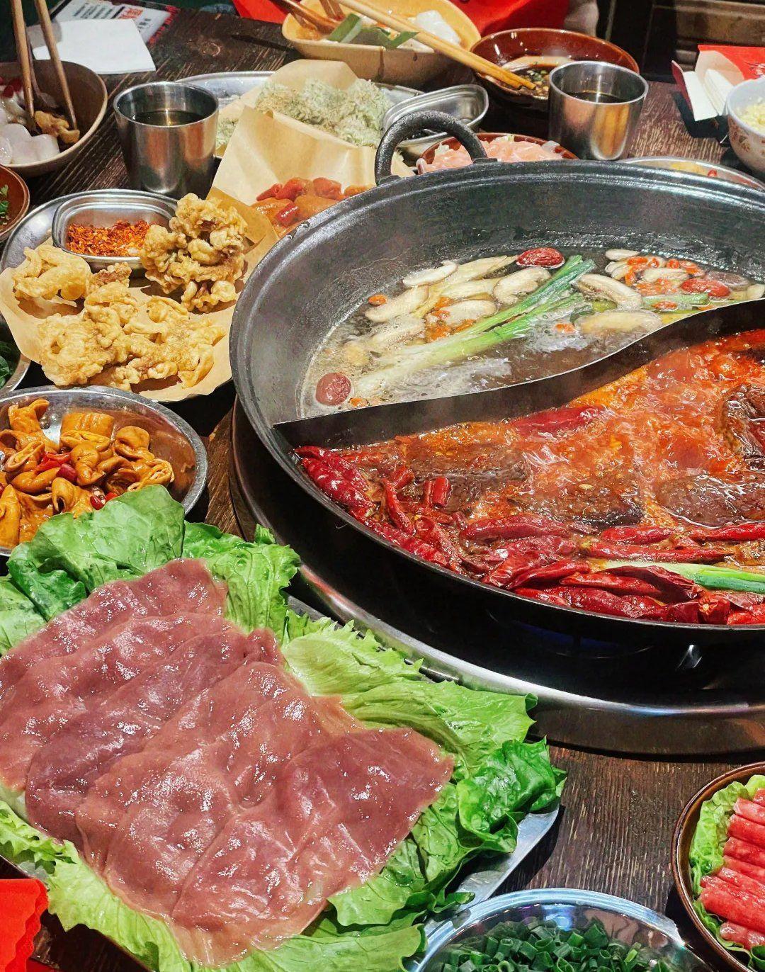 消费者为何开始祛魅山系火锅现在的火锅菜单，腌制肉占了大半，配料表一看二十多种添加