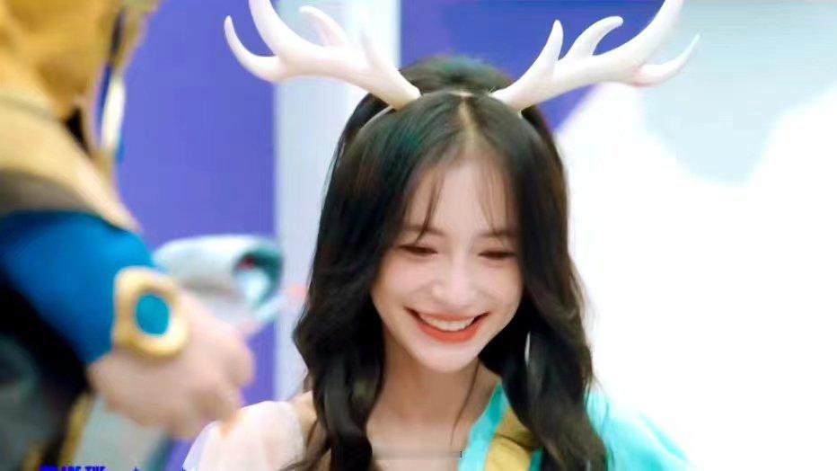 angelababy angelababy 你和快乐一样值得我去奔赴，因为有特别