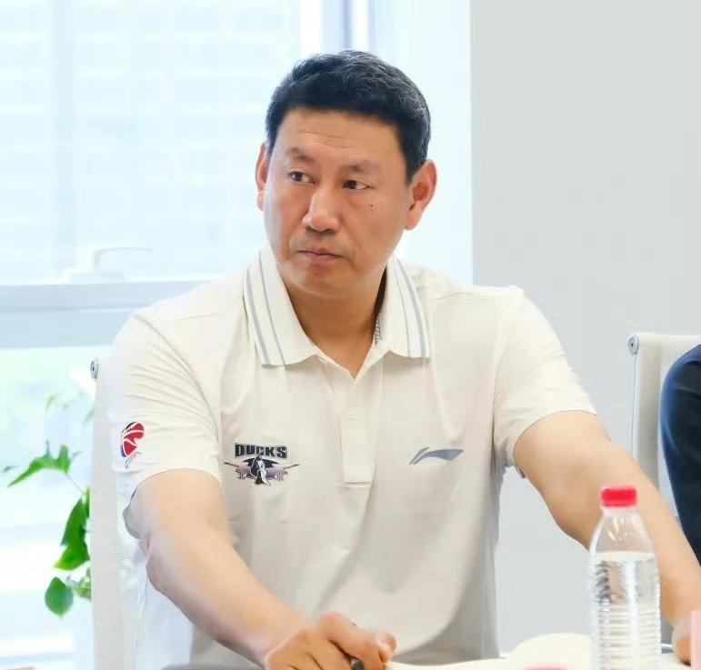 曝李楠指导正式接任北京首钢男篮主教练！
李楠指导禁赛三年期已满，本赛季虽然一直担