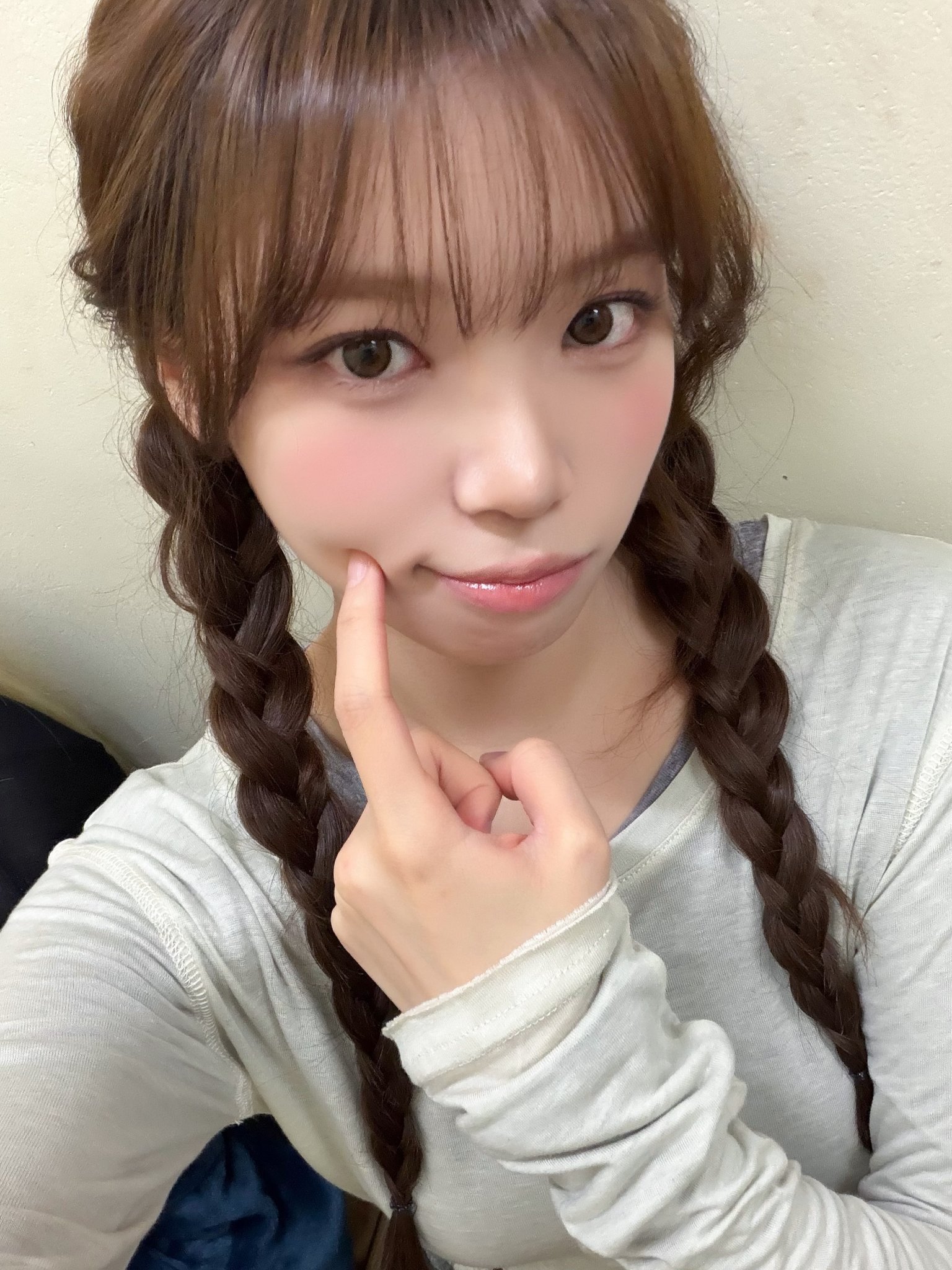 🧎♀️🧎♀️🧎♀️金采源