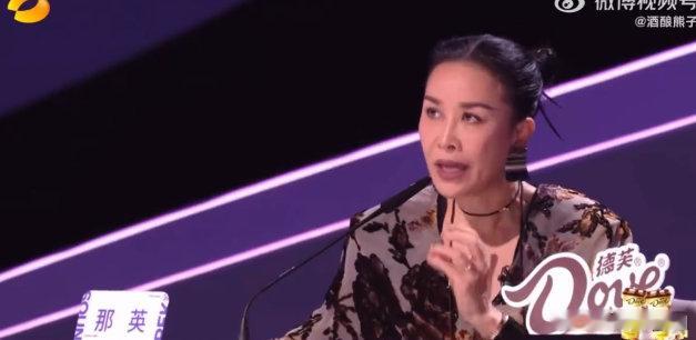 声鸣远扬后台，那英暖心提醒张卓尔注意咬字，期待他未来更精彩的表现 