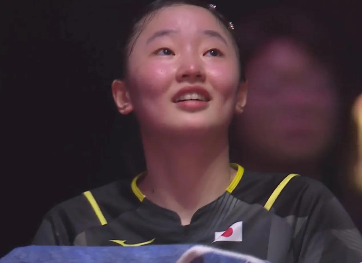 王曼昱第六局逆转张本美和，张本美和又被打哭了！
澳门世界杯半决赛，王曼昱4-2战
