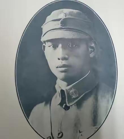 1939年，国军营长史恩华，被日军包围，师长大惊，连忙组织人员营救，谁知营长却说