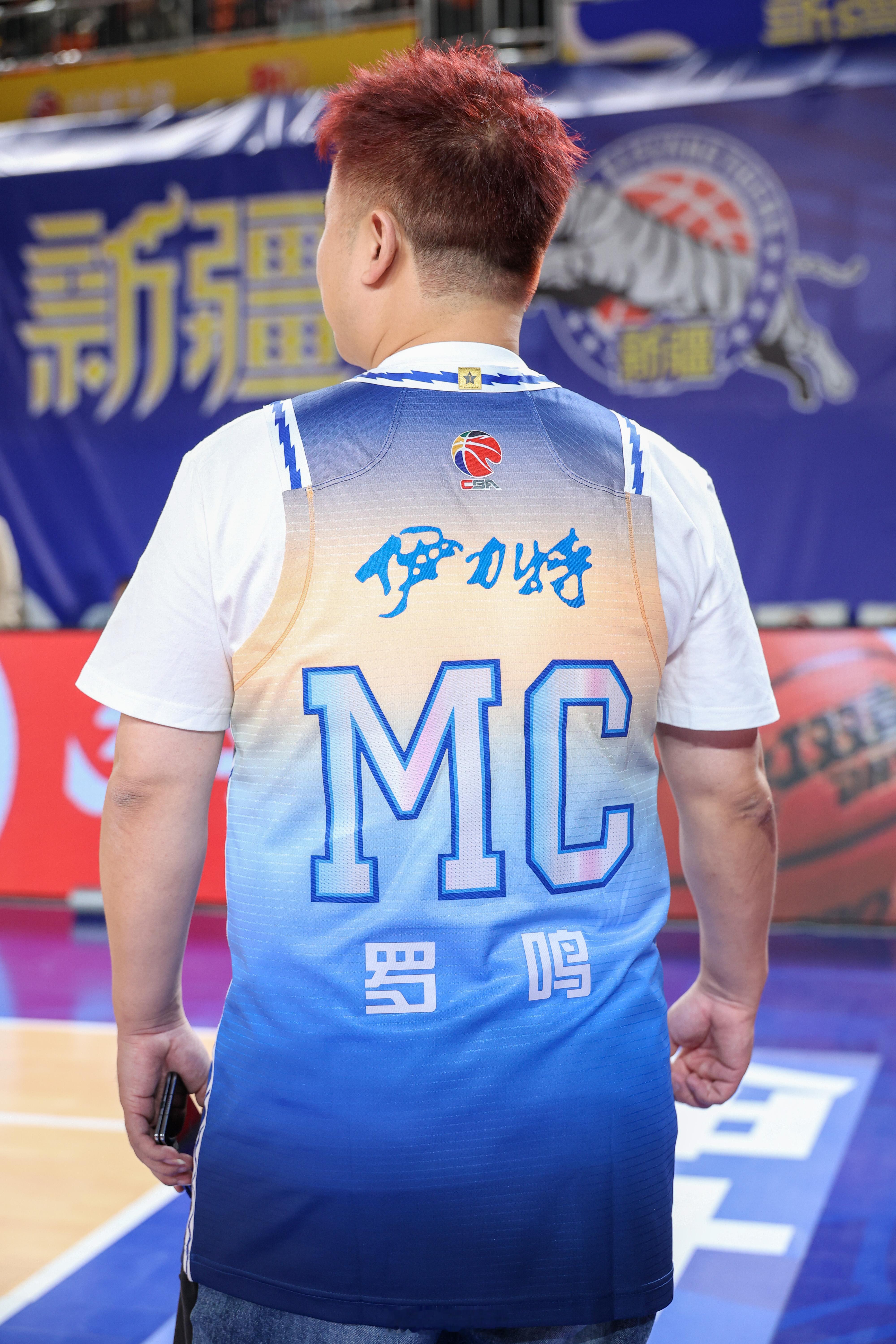 球衣号码接连被征用的罗si傅，这赛季明牌了！直接把MC印在背后[偷笑]#有篮无界