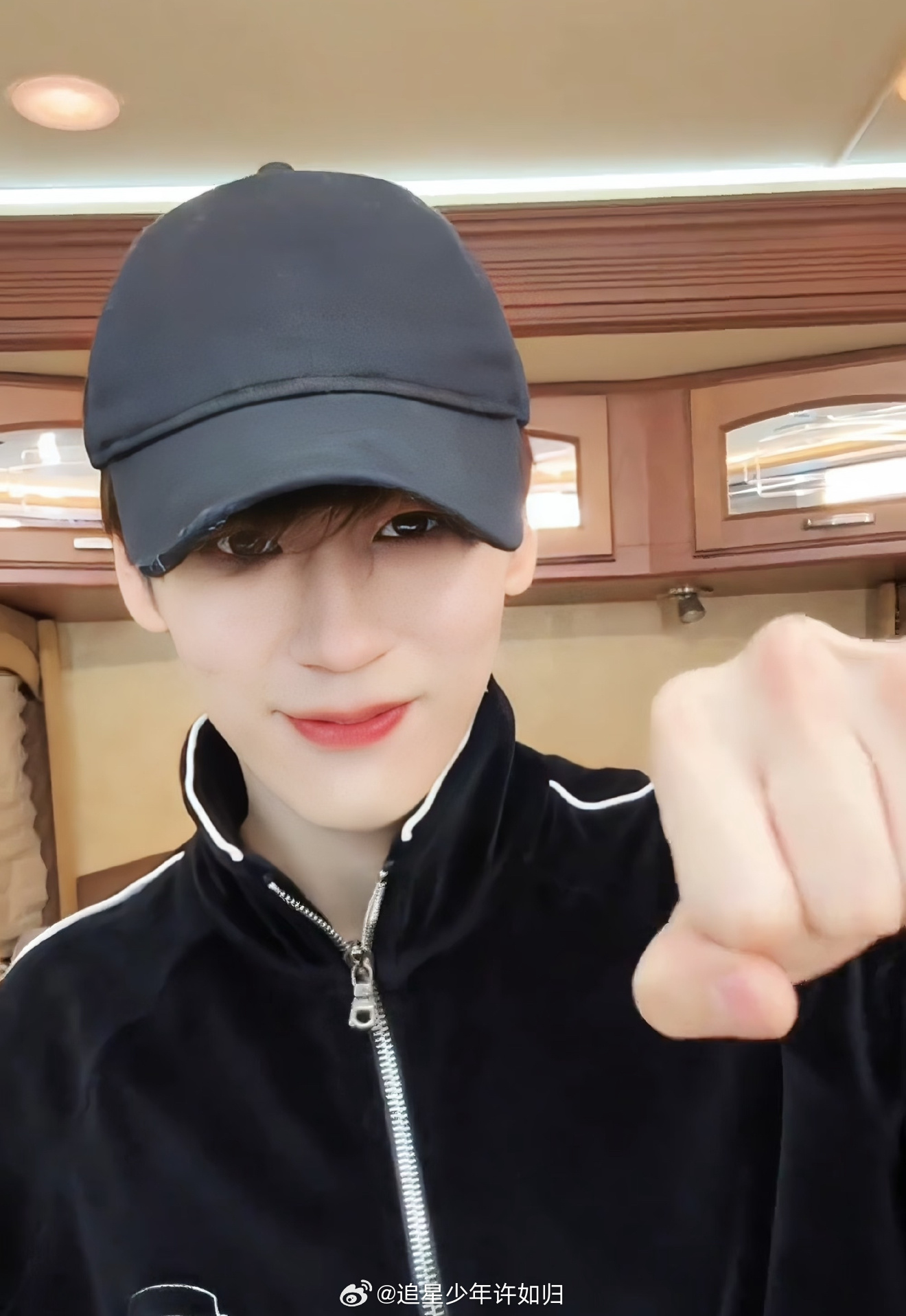 没有十年暗恋魏哲鸣不接 十年暗恋剧本确实被他演明白了。从纪昱恒到许淮颂，每个角色