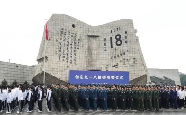 1944年9月11日，彭雪枫在八里庄战斗中牺牲，一直认为被流弹击中，2015年重