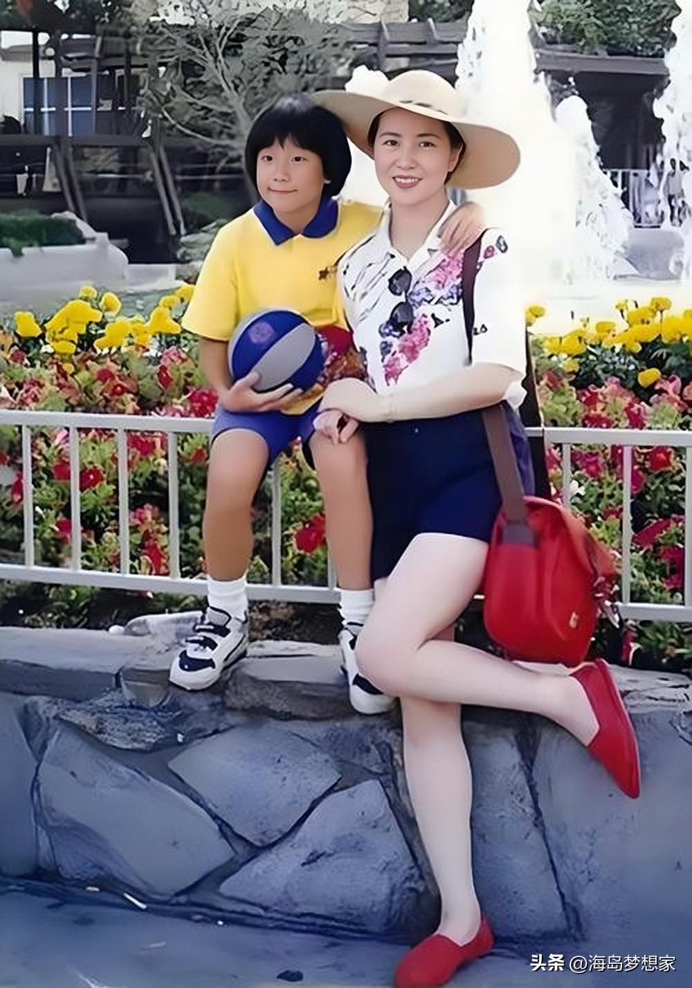她是台湾人，打小家里就穷，十几岁便进社会讨生活。十九岁拍《潮州怒汉》一脚踏进影坛