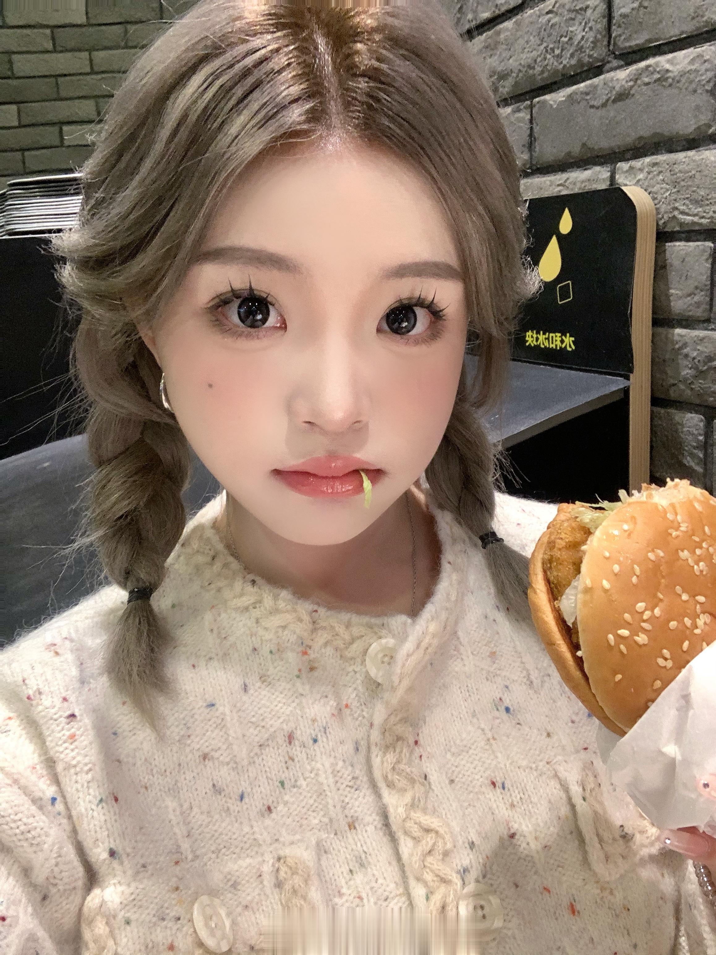 吃吃吃🍔 ​​​