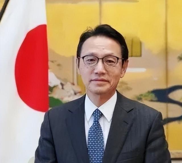 日本驻华大使金杉宪治在采访中曾表示：每月仍有约40万中国内地游客赴日旅游！日本方