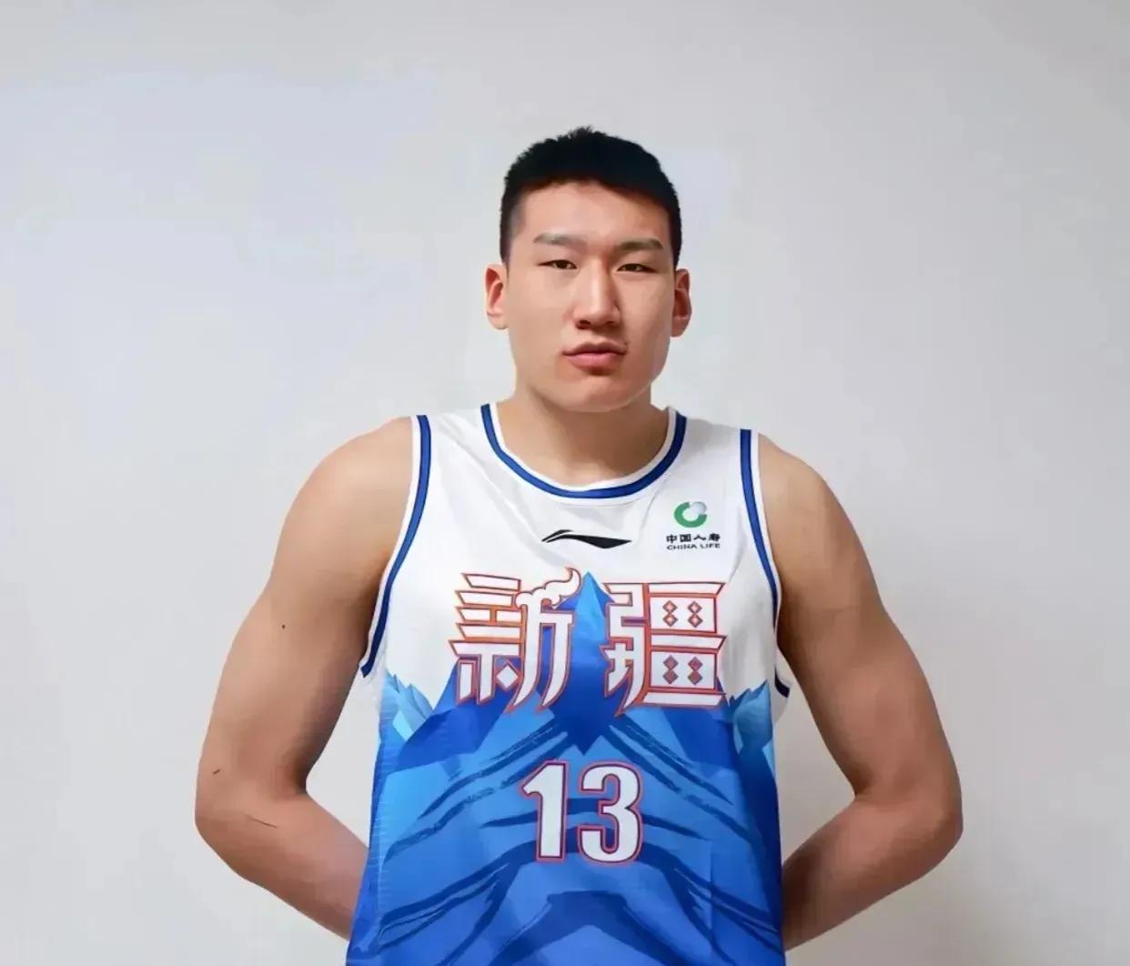 中国男篮icon内线五大中锋icon，第一，姚明 ，周琦和姚明没得比 ！第二王哲