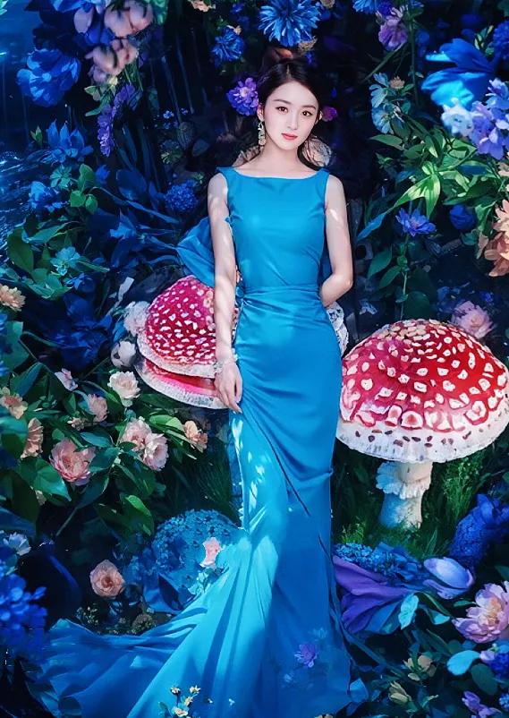 蓝色是符合所有幻想的颜色，每一天皆是蓝色，人间皆很美好