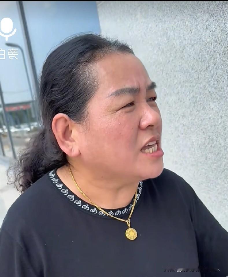 小故事！
    这两天 喵妈心里也不会太好受，因为 她看着小喵的心情非常差。佟