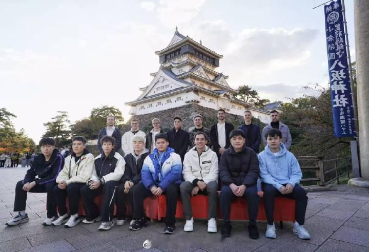 不仅在微博给张本智和买热搜搞渗透，还恬不知耻带着我国运动员去参观供奉战犯的神社⛩