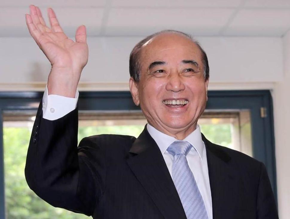 7月3日早上，国民党大佬王金平在电台连线中即兴发声——“军队归大陆、外交归大陆”