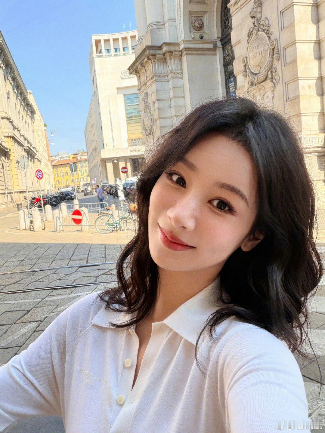 杨紫化了雀斑妆杨紫雀斑 杨紫化了雀斑妆，好可爱好适合紫妹啊 