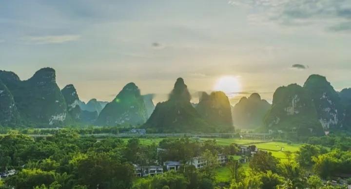 大逻辑没有变，有色金属和电力是市场长期的强势板块，强者恒强！       从长期