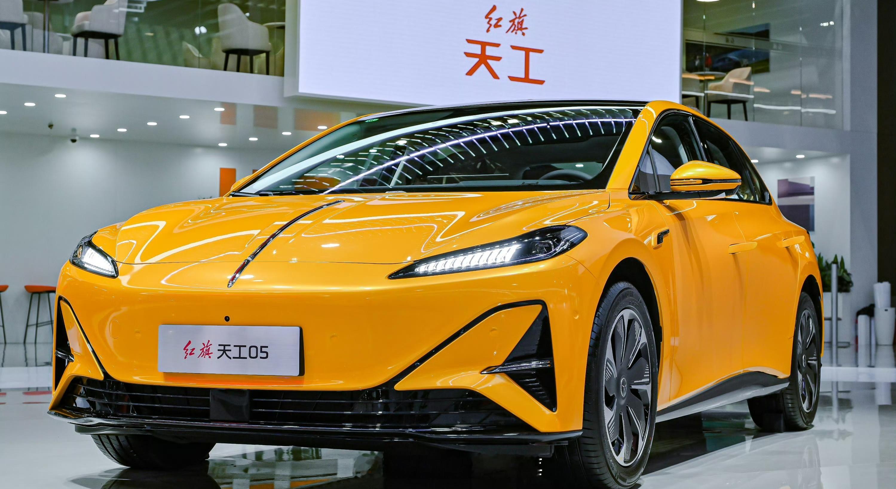 广州车展 气场全开红旗HS6 PHEV，实力圈粉 