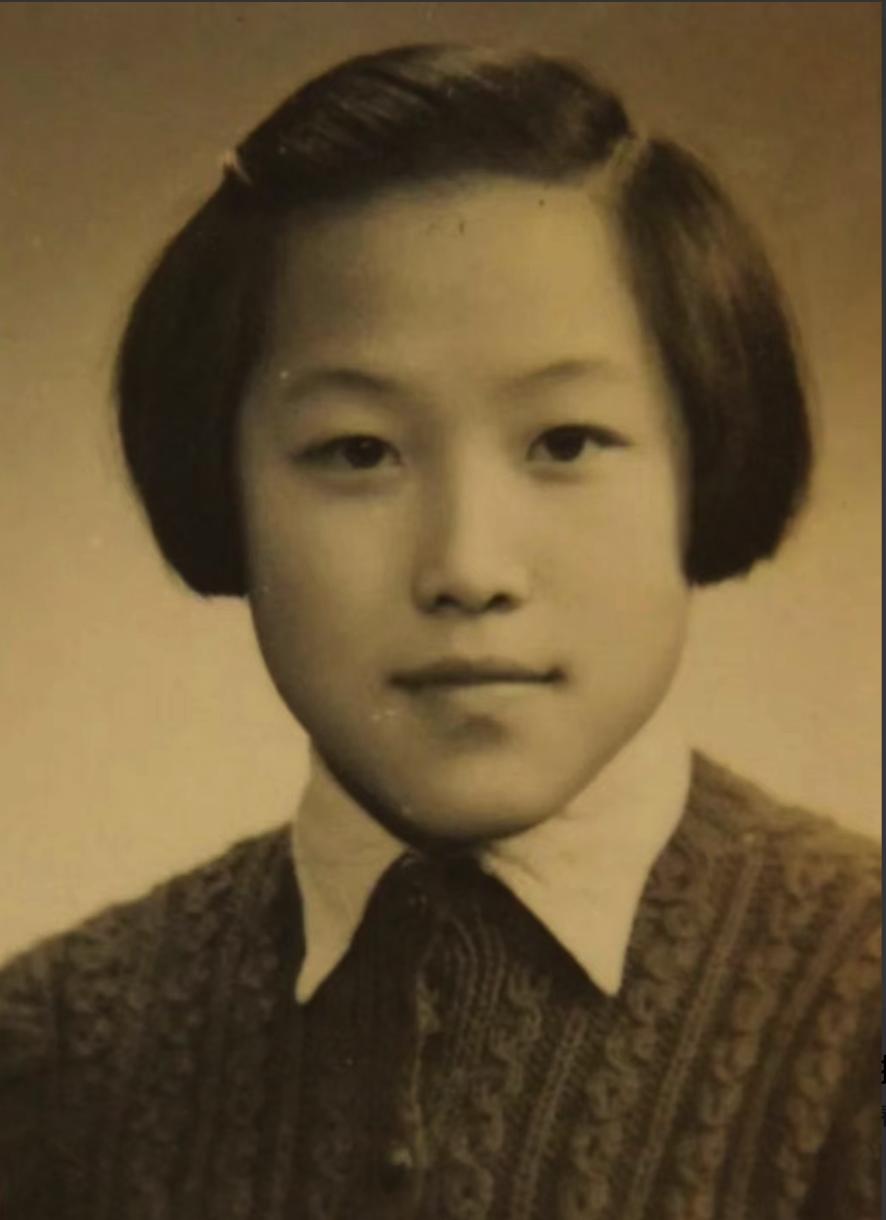 1971年，48岁老农民娶了小10岁的女学生。新婚夜刚上床，竟被新娘一脚踹下地。