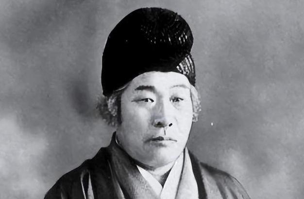 终于懂了！怪不得日本最近频频找事，甚至隐约有想跟我们动手的苗头，原来背后藏着一个