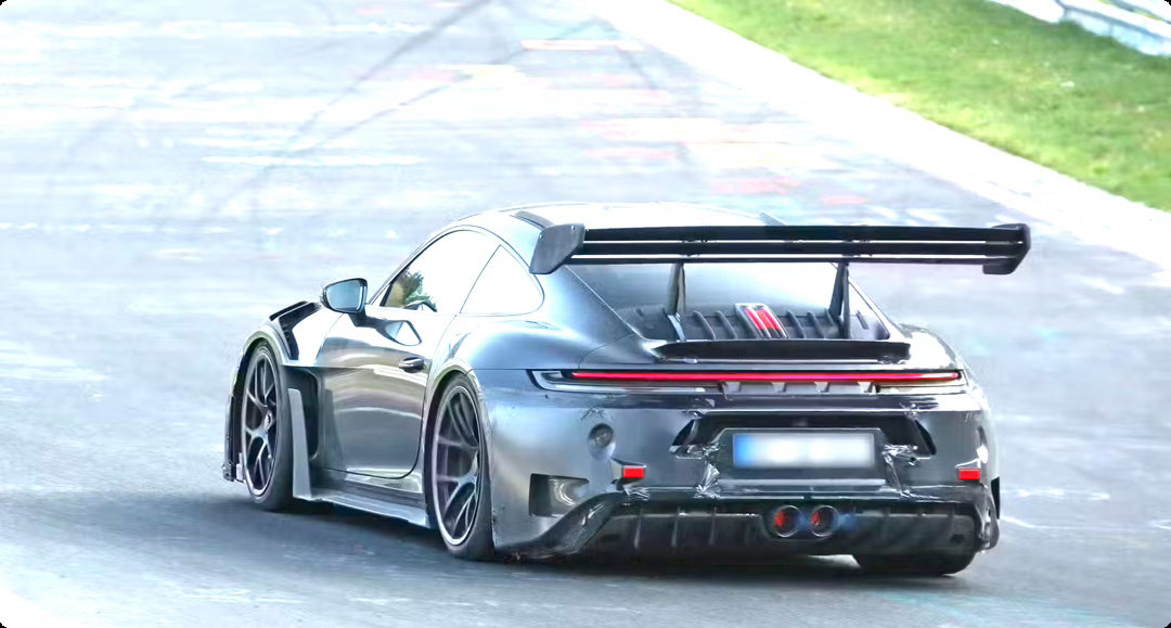 北环正在测试的全新gt3 rs。到底是什么搭配？从侧面和正面来看，测试车辆与现款