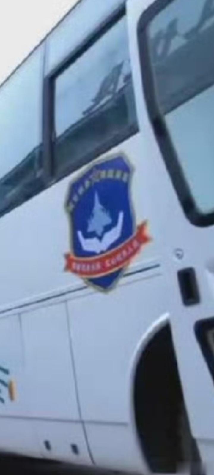 南部空军某特种机师的车是找昆明基地借的吗？[嘻嘻] ​​​