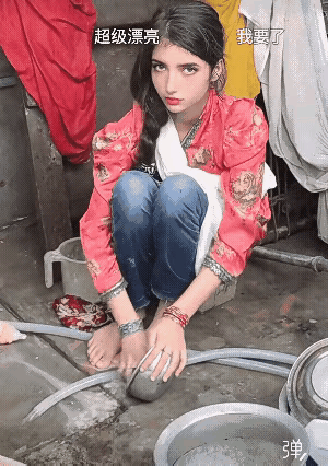 看样貌她是印度的小美女吧