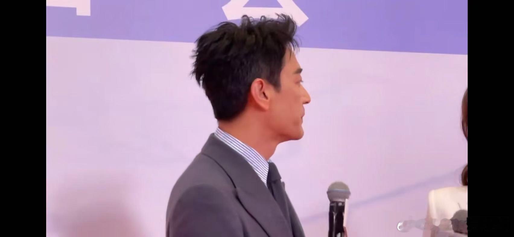 李光洁回应叔圈天菜  绅士气质，温文尔雅的代表 李光洁以其绅士气质和温文尔雅的形