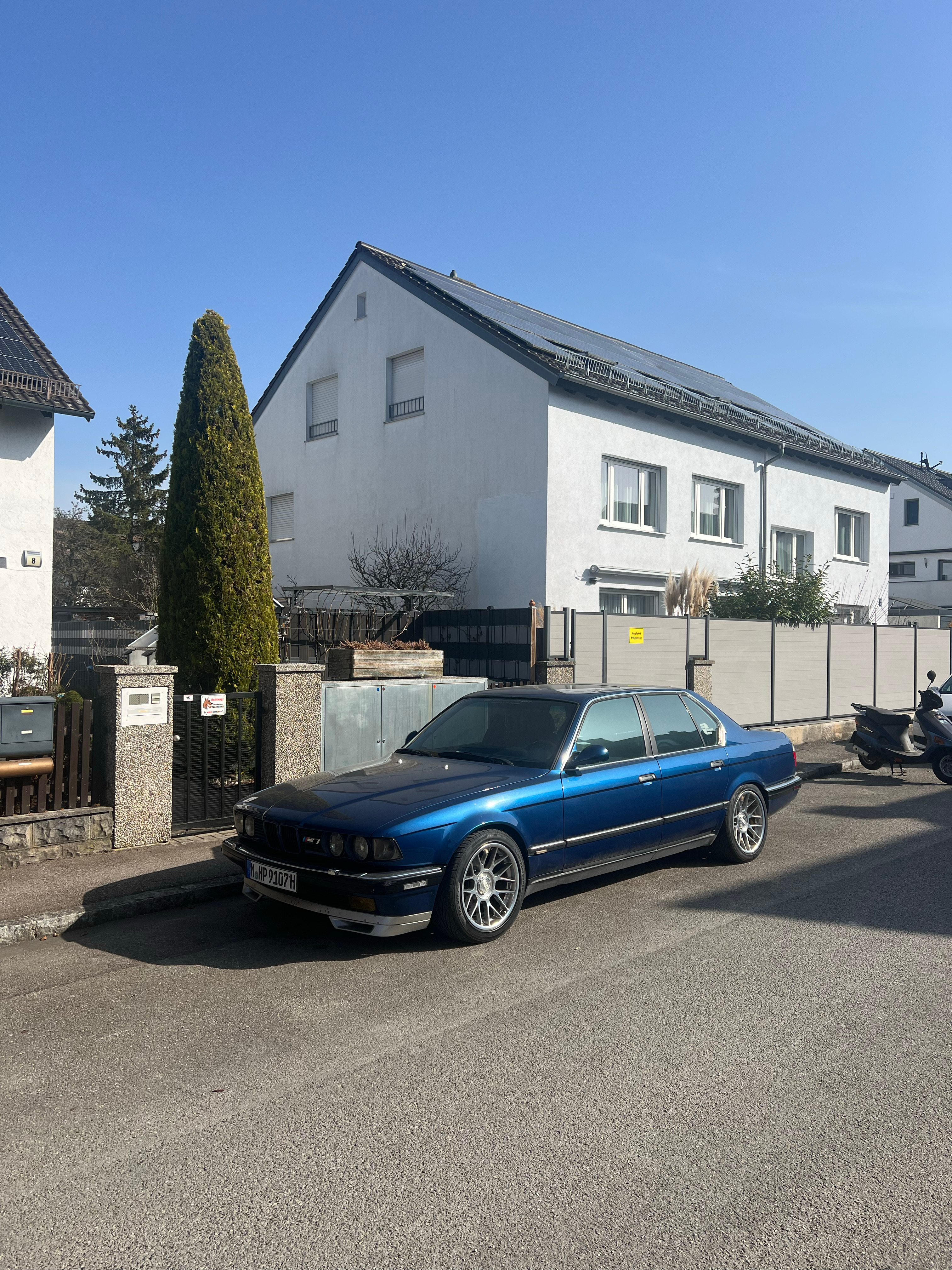 教学楼门口的小米Ultra不知道是有什么活动德国汽车见闻