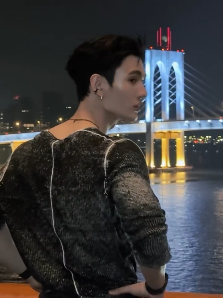 越夜越美丽 ​​​