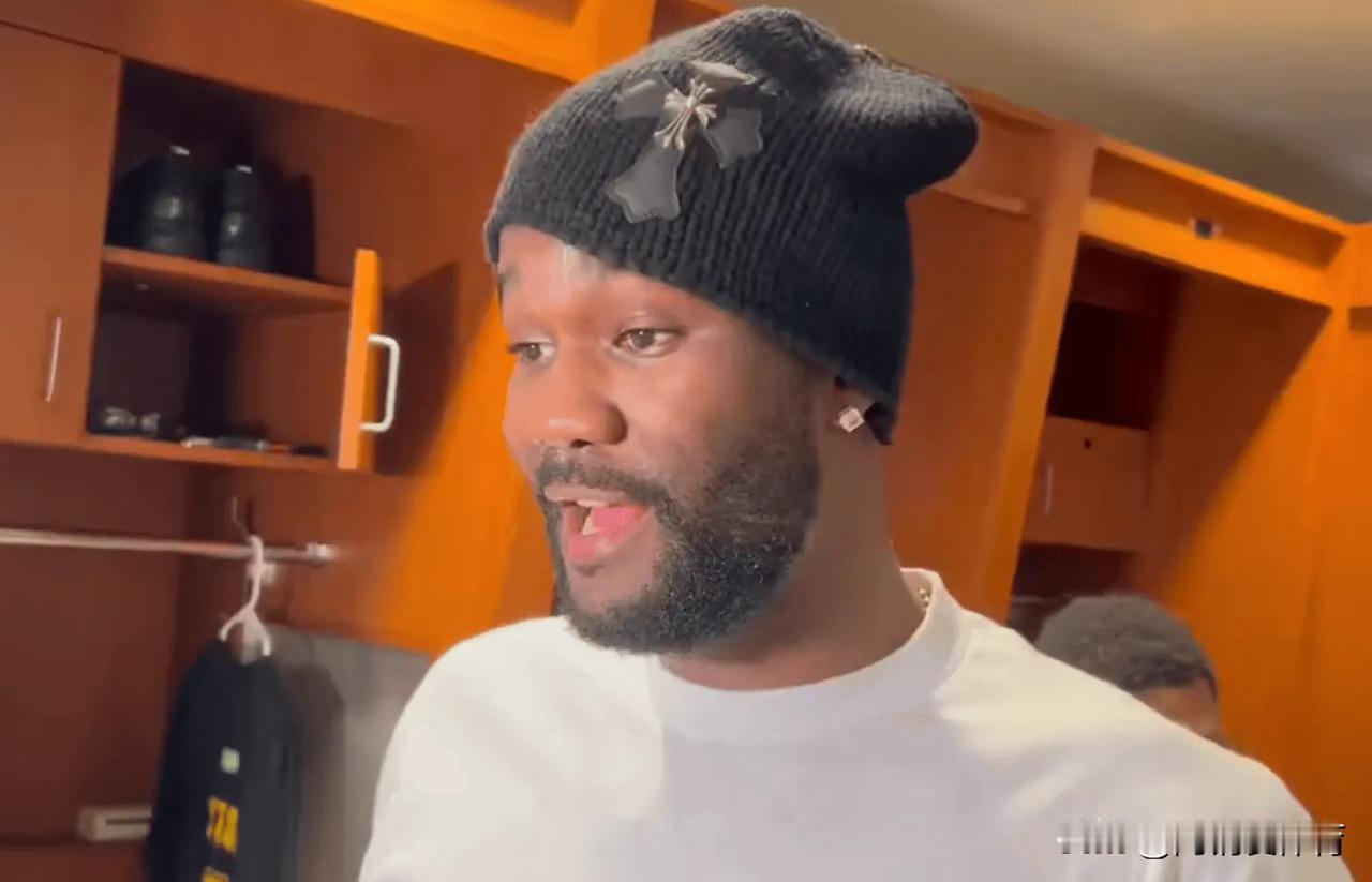 艾顿谈剩35秒不攻：我当时有点懵，忘了杯赛还要算净胜分

今日NBA杯赛，湖人1