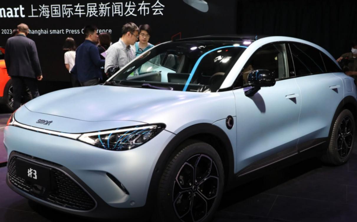 据悉，smart精灵3将于6月初在国内上市，并于同月内开启交付。新车定位纯电紧凑