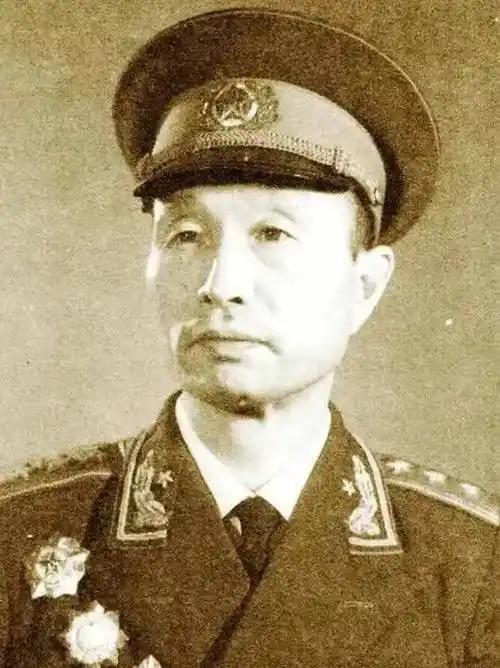 张爱萍在1987年退下来后，有一天突然约总参谋长迟浩田到家中密谈，说道：“勿饮鸩